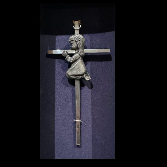 Vintage Keepsake Cross Gift, Child Jesus Crucifix, Baptism First Communion - Picture 5 of 7